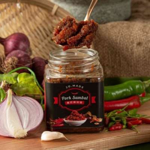 JOMADE CRISPY PORK SAMBAL 140G